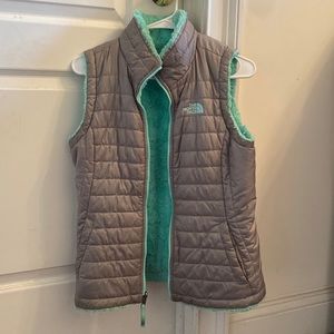 North Face Size Small Reversible Fleece Vest